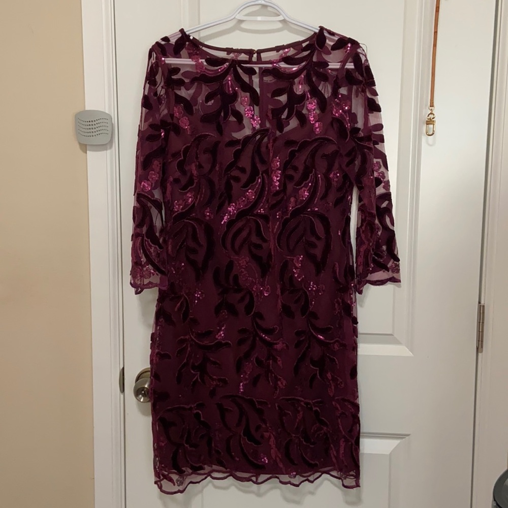 DONNA RICCO SIZE 8 RED SEQUIN DRESS